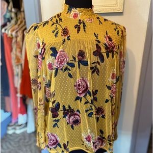 Ladies LongSleeve Sz M Beautiful Top